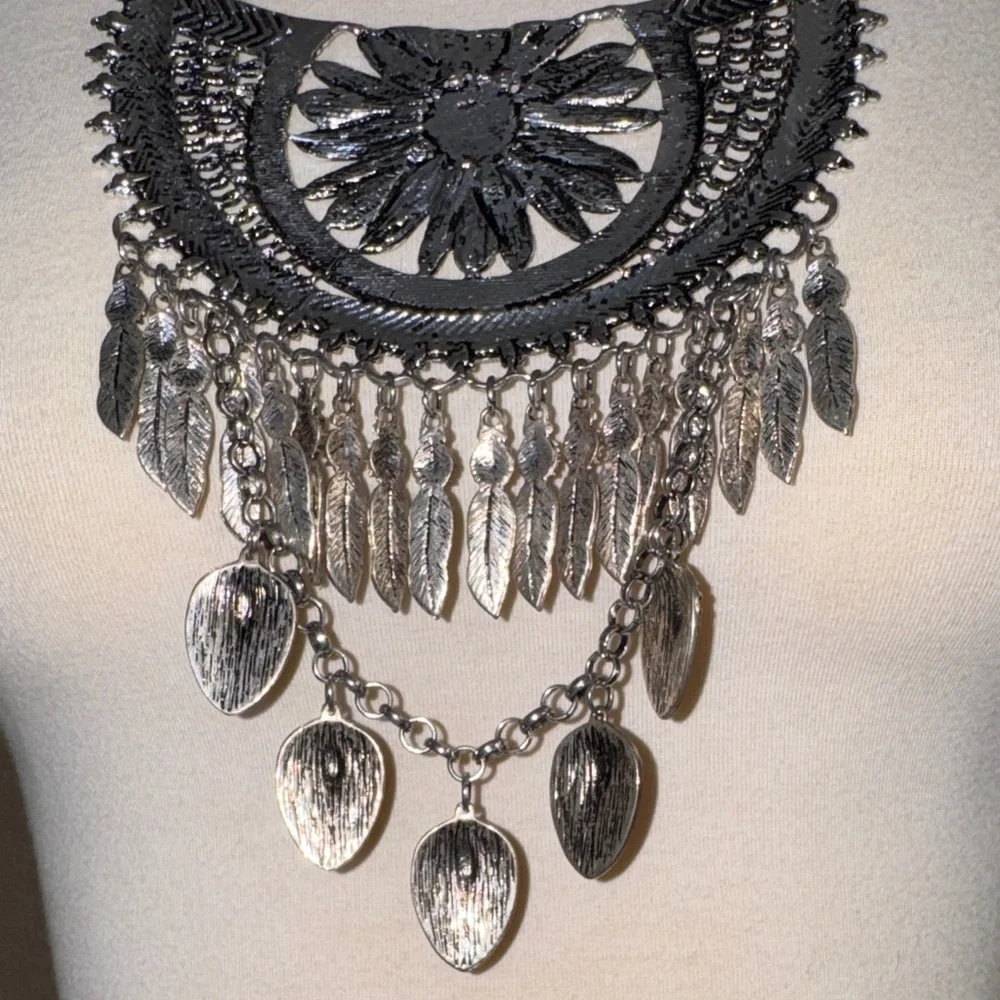 Stunning Tribal Large Statement Bib Necklace - Picture 12 of 12